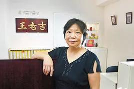 商標爭議20年，王老吉加多寶共享紅罐，半路卻殺出王澤邦傳人