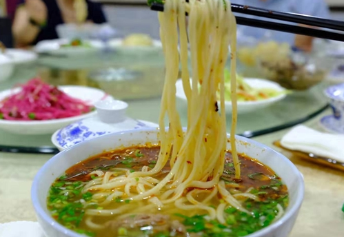 為什么蘭州牛肉拉面和沙縣小吃飄香中國？